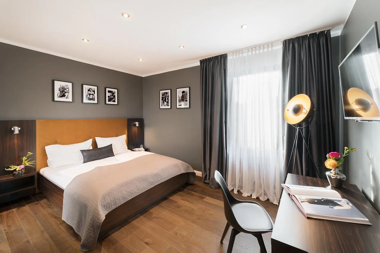 Hotel Duesseldorf Mitte 3*, Dusseldorf